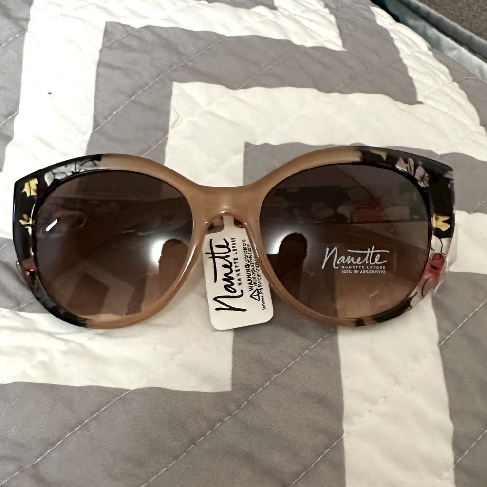 NWT NANETTE LEPORE SUNGLASSES EYEWEAR ACCESSORY